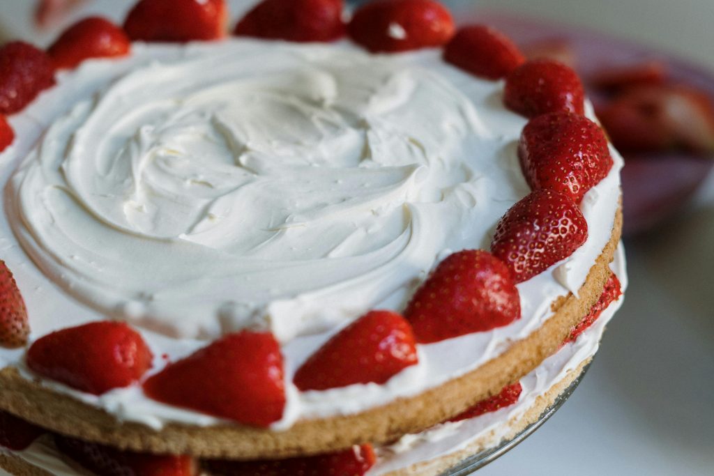 Receita de Bolo de Morango: Sabor que Encanta